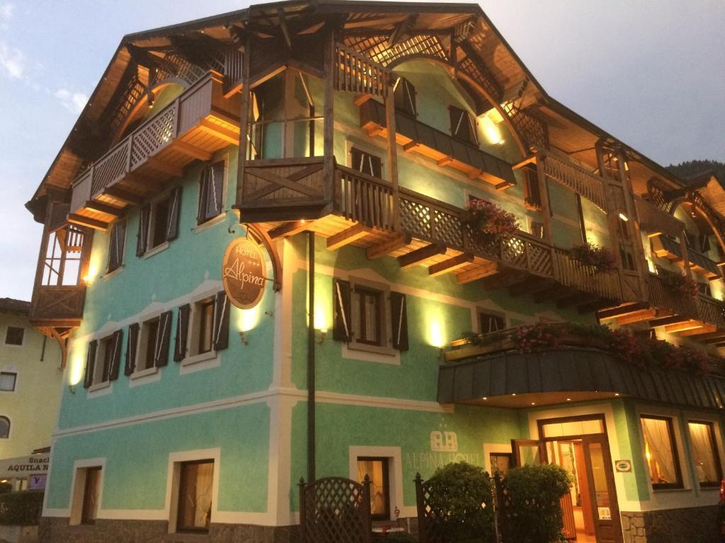 Hotel Alpina Pinzolo Bagian luar foto