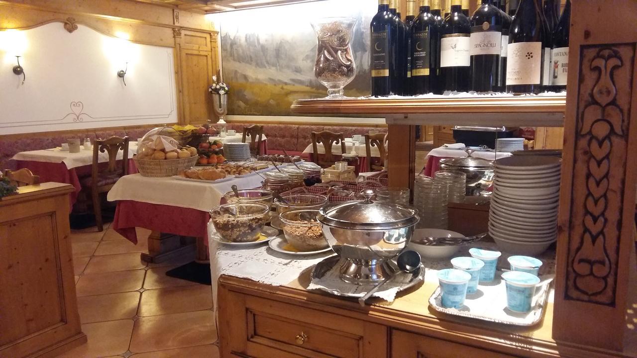 Hotel Alpina Pinzolo Bagian luar foto